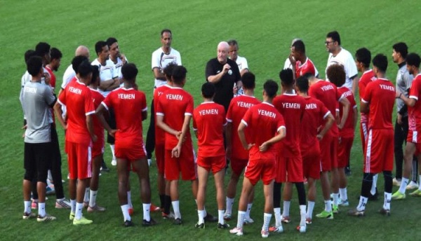 المنتخب الوطني يواصل تحضيراته المكثفة في المعسكر الداخلي بعدن استعدادا لخليجي 27 المنتخب الوطني يواصل تحضيراته المكثفة في المعسكر الداخلي بعدن استعدادا لخليجي 27