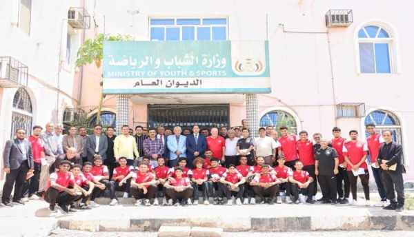 وزارة الشباب والرياضة تكر م المنتخب الوطني الأول لكرة القدم المتأهل إلى نهائيات كأس آسيا 2027 وزارة الشباب والرياضة تكر م المنتخب الوطني الأول لكرة القدم المتأهل إلى نهائيات كأس آسيا 2027