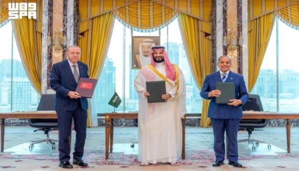 باكستان لا رد عسكري حاليا على هجمات الحوثيين وسنتحرك عندما يحين الوقت باكستان لا رد عسكري حاليا على هجمات الحوثيين وسنتحرك عندما يحين الوقت