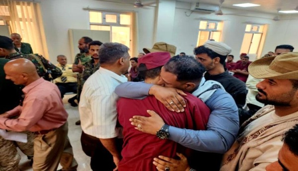 المحكمة الابتدائية تدين أحمد عزت بجريمتي قتل عمد والشروع في القتل وتقضي بإعدامه قصاصا وتعزيرا المحكمة الابتدائية تدين أحمد عزت بجريمتي قتل عمد والشروع في القتل وتقضي بإعدامه قصاصا وتعزيرا