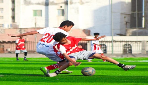 ناشئو التلال يمطرون شباك طليعة لحج بسداسية على ملعب الهوكي ناشئو التلال يمطرون شباك طليعة لحج بسداسية على ملعب الهوكي