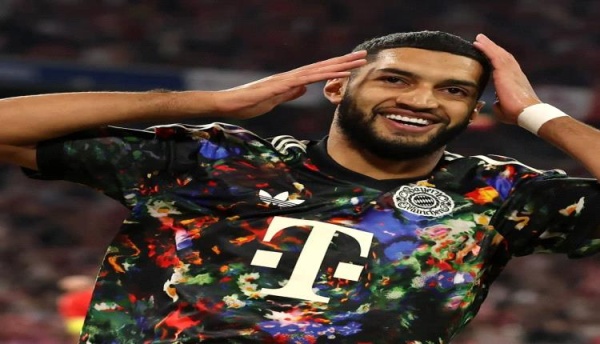 الصيباري يتوج موسمه الاستثنائي بجائزة ذهبية الصيباري يتوج موسمه الاستثنائي بجائزة ذهبية