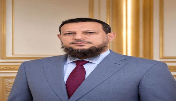 وزير الدولة محافظ العاصمة عدن عبدالرحمن شيخ يعزي بوفاة أحد أبطال المقاومة سقراط وزير الدولة محافظ العاصمة عدن عبدالرحمن شيخ يعزي بوفاة أحد أبطال المقاومة سقراط