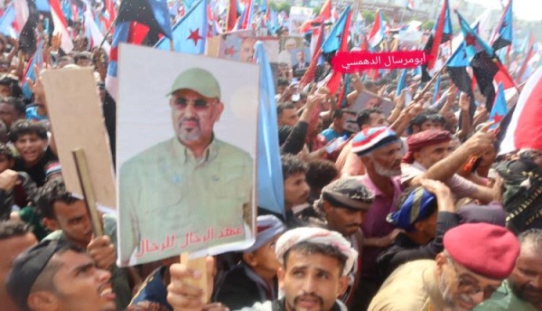 عيدروس الزبيدي الرجل الذي لم يستطعوا محوه من ذاكرة شعب الجنوب عيدروس الزبيدي الرجل الذي لم يستطعوا محوه من ذاكرة شعب الجنوب