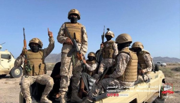 8 ضحايا بين شهيد وجري في صفوف قوات درع الوطن جراء صاروخ حوثي استهدفها في خور عميرة بلحج 8 ضحايا بين شهيد وجري في صفوف قوات درع الوطن جراء صاروخ حوثي استهدفها في خور عميرة بلحج