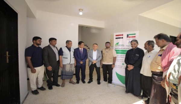 أبين افتتاح مدرسة في خنفر من متبرعي جمعية الشيخ عبدالله النوري الخيرية بالكويت أبين افتتاح مدرسة في خنفر من متبرعي جمعية الشيخ عبدالله النوري الخيرية بالكويت