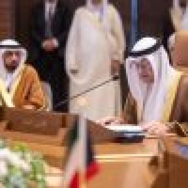 أمين مجلس التعاون تطوير منظومتي الكهرباء والماء يعزز الربط الخليجي ويمثل أولوية إستراتيجية لدعم أمن واستدامة الموارد في دول المجلس أمين مجلس التعاون تطوير منظومتي الكهرباء والماء يعزز الربط الخليجي ويمثل أولوية إستراتيجية لدعم أمن واستدامة الموارد في دول المجلس