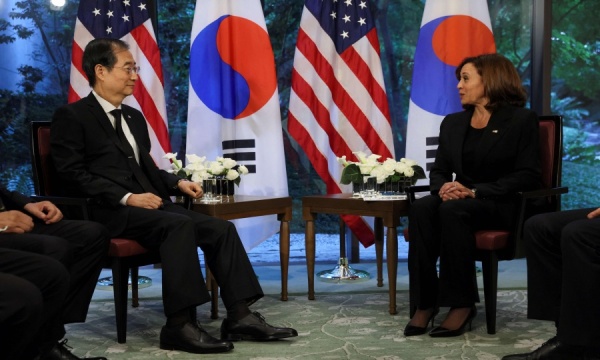 نائبة الرئيس الأمريكي تزور المنطقة منزوعة السلاح بين الكوريتين بعد تجربة كيم الصاروخية