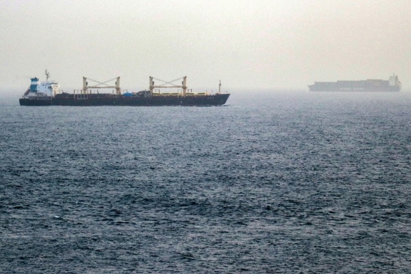 استهداف الناقلة أمزان شريان الطاقة السعودي في مأزق استهداف الناقلة أمزان شريان الطاقة السعودي في مأزق