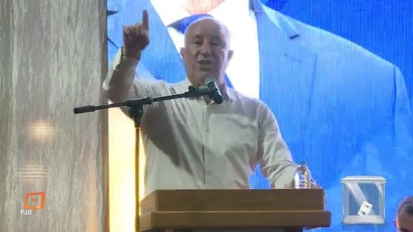 الإبراهيمي يطالب بالضرب بيد من حديد على مستعملي المال الانتخابي الإبراهيمي يطالب بالضرب بيد من حديد على مستعملي المال الانتخابي