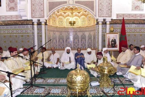 الطريقة الصمدية الشاذلية المشيشية تجمع مريديها في ذكرى المولد النبوي الطريقة الصمدية الشاذلية المشيشية تجمع مريديها في ذكرى المولد النبوي