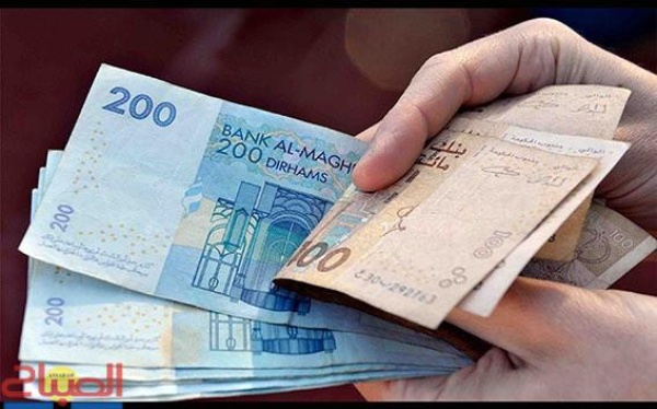 الدرهم يتراجع بـ0 9 أمام الدولار و0 2 مقابل الأورو