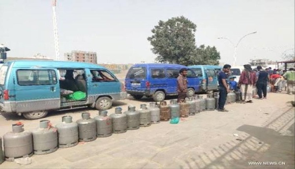 بوادر انفراج أزمة الغاز المنزلي بالعاصمة عدن بوادر انفراج أزمة الغاز المنزلي بالعاصمة عدن