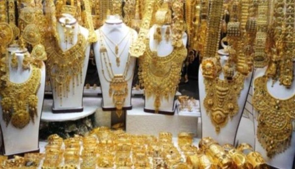 أسعار الذهب في مصر اليوم استقرار محلي وارتفاع عالمي