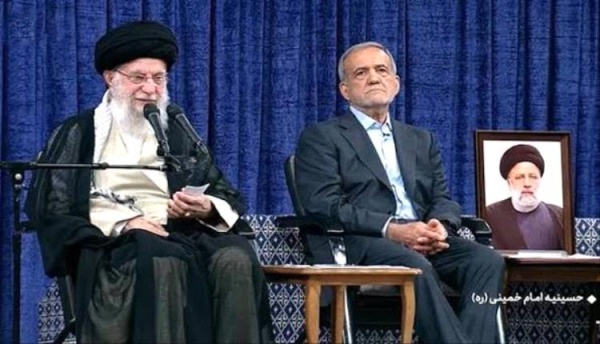 من المرشد والرئيس إقرار إيراني بـ خسائر الاقتصاد