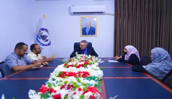 الوزير اليافعي يبحث أوضاع مركز النور ويؤكد اعتماد 63 وظيفة للمكفوفين الوزير اليافعي يبحث أوضاع مركز النور ويؤكد اعتماد 63 وظيفة للمكفوفين