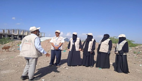 باحثات الإحصاء يطرقن أبواب الأسر في مخيم غول محيسن بالضالع ضمن الجولة الثانية من مسح ميزانية الأسرة 2026