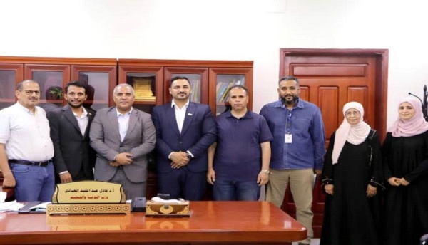 وزير التربية والتعليم العبادي يبحث مع منظمة crs الأمريكية خطة تأهيل 34 روضة في عدن ولحج والضالع وزير التربية والتعليم العبادي يبحث مع منظمة crs الأمريكية خطة تأهيل 34 روضة في عدن ولحج والضالع
