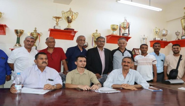في أجواء أخوية إتمام عملية الاستلام والتسليم بين الإدارة السابقة والحالية لنادي شمسان الرياضي في أجواء أخوية إتمام عملية الاستلام والتسليم بين الإدارة السابقة والحالية لنادي شمسان الرياضي
