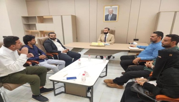 محافظ أبين يلتقي باللجنة التحضيرية لمؤتمر شباب أبين محافظ أبين يلتقي باللجنة التحضيرية لمؤتمر شباب أبين