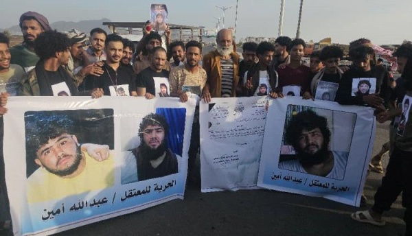عدن كشوفات تبادل الأسرى تعطل قرارا قضائيا بالإفراج عن السجين عبدالله العبيدي عدن كشوفات تبادل الأسرى تعطل قرارا قضائيا بالإفراج عن السجين عبدالله العبيدي