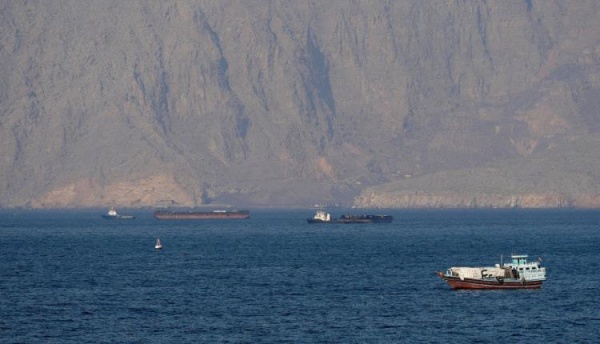 الحوثيون يصعدون في البحر الأحمر استهداف ناقلتي نفط تتبعان السعودية