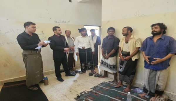 حضرموت وكيل نيابة القطن يتفقد أوضاع المحتجزين ويؤكد سلامة الإجراءات القانونية حضرموت وكيل نيابة القطن يتفقد أوضاع المحتجزين ويؤكد سلامة الإجراءات القانونية