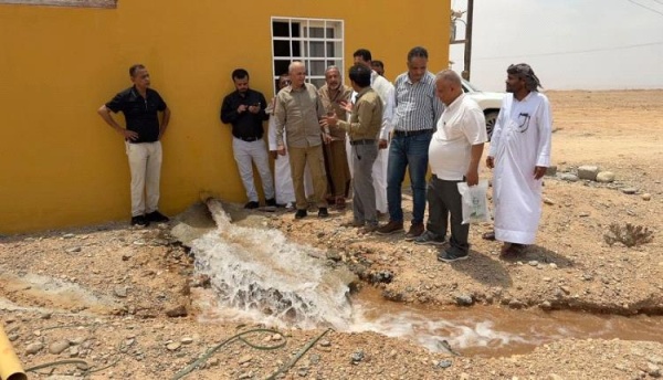 الوقوف على عدد من آبار المياه المتضررة من تأثيرات الأعاصير والم نخفضات بالمهرة الوقوف على عدد من آبار المياه المتضررة من تأثيرات الأعاصير والم نخفضات بالمهرة