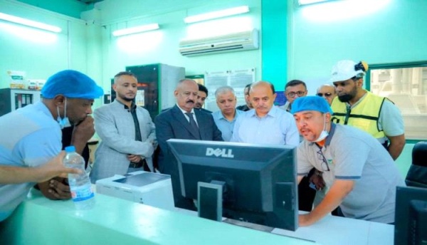 وزير النقل يؤكد أهمية دور القطاع الخاص في دعم الاقتصاد الوطني وتحريك عجلة التنمية وزير النقل يؤكد أهمية دور القطاع الخاص في دعم الاقتصاد الوطني وتحريك عجلة التنمية