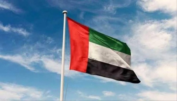 الإمارات تنقذ 22 من أفراد طاقم سفينة نفط بعد اندلاع حريق على متنها الإمارات تنقذ 22 من أفراد طاقم سفينة نفط بعد اندلاع حريق على متنها