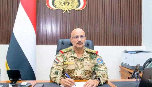 اختراقات حوثية تغي ر المشهد طارق صالح ينقل مركز القيادة جنوب المخا