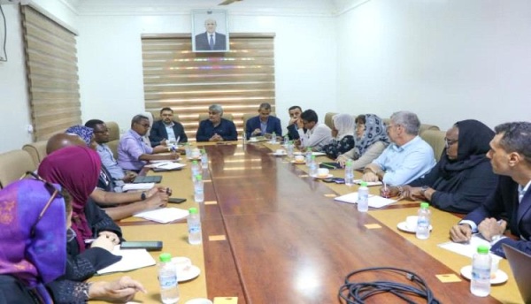 اجتماع بعدن يبحث تنسيق جهود الاستجابة الانسانية للنازحين اجتماع بعدن يبحث تنسيق جهود الاستجابة الانسانية للنازحين