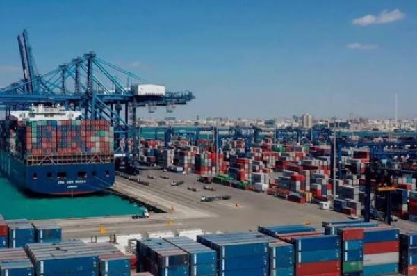 تعطل الموانئ السعودية والغاء جماعي لرحلات الشحن تعطل الموانئ السعودية والغاء جماعي لرحلات الشحن