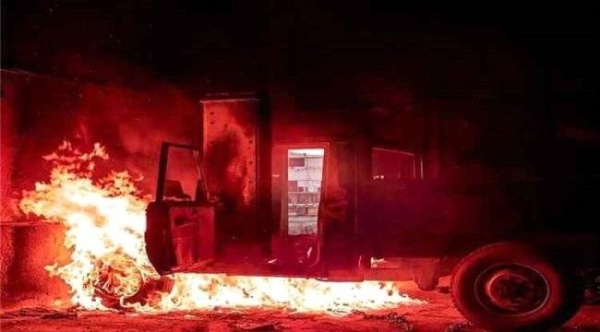 انفجار يستهدف طقم ا حوثي ا في صنعاء انفجار يستهدف طقم ا حوثي ا في صنعاء