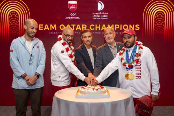 البوعينين يلتقي عدد ا من قيادات الحركة الأولمبية والرياضية البوعينين يلتقي عدد ا من قيادات الحركة الأولمبية والرياضية