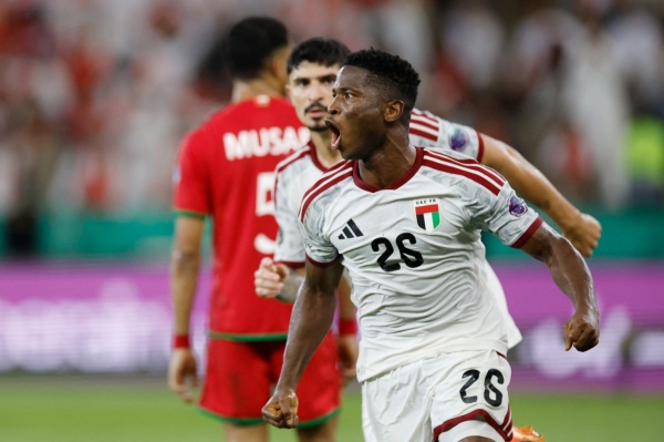 منتخب الإمارات يتأهل الى المباراة النهائية لخليجي 27 على حساب الأحمر العماني منتخب الإمارات يتأهل الى المباراة النهائية لخليجي 27 على حساب الأحمر العماني