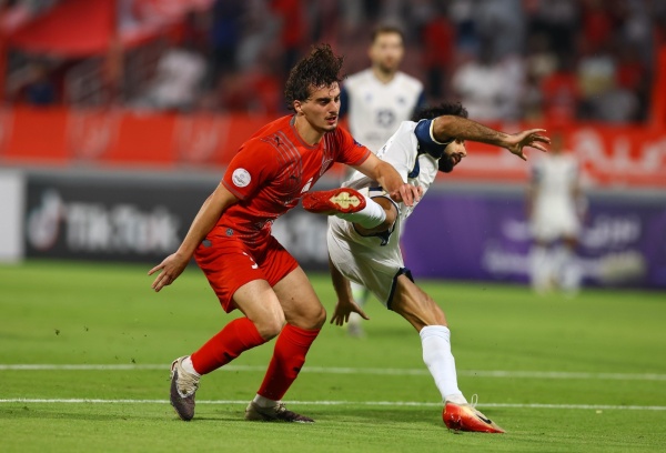 الدحيل يفوز على الشباب العماني بثلاثية في المجموعة الأولى لدوري أبطال الخليج
