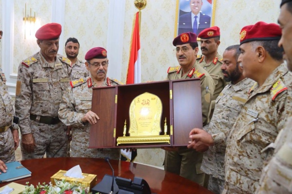 عدن تشهد مراسم استلام وتسليم في رئاسة الاستخبارات وقيادة أمن المطار عدن تشهد مراسم استلام وتسليم في رئاسة الاستخبارات وقيادة أمن المطار