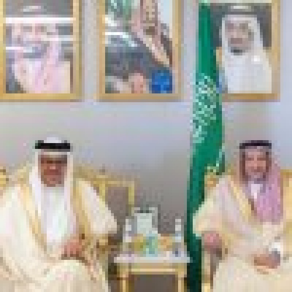 وزير خارجية البحرين يصل إلى الرياض في زيارة رسمية