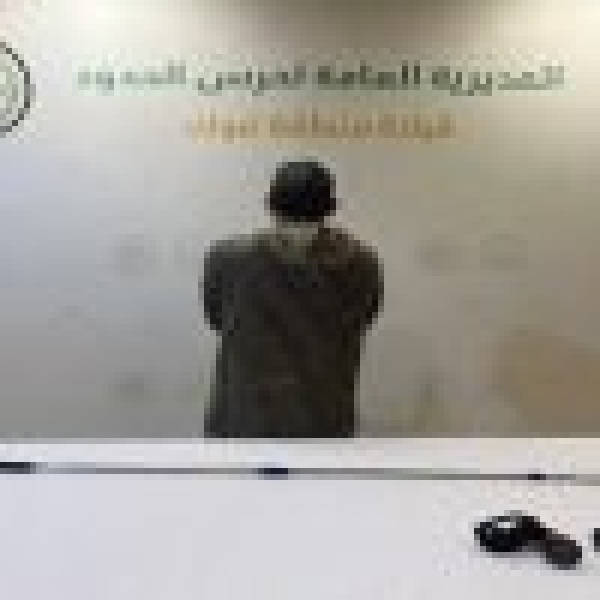 دوريات حرس الحدود بمنطقة تبوك تقبض على شخص لمخالفته الأنظمة البحرية بالمملكة