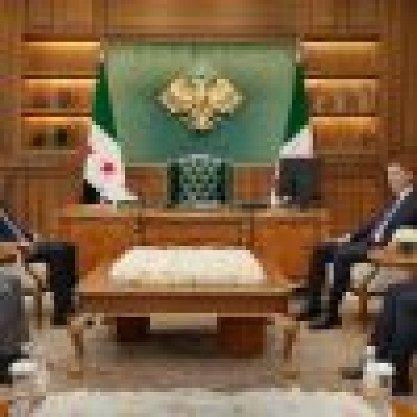الرئيس السوري يبحث مع وزير الطاقة التركي تعزيز التعاون والشراكة في قطاع الطاقة