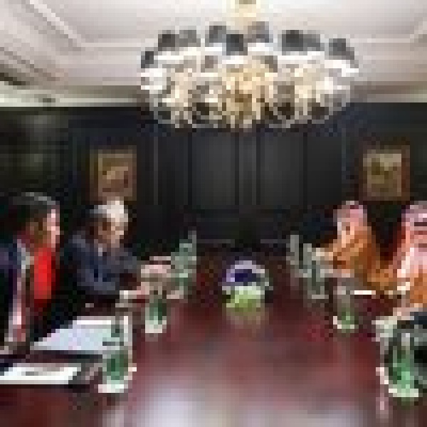 نائب وزير الخارجية يلتقي مساعد الأمين العام لرئيس مجلس الوزراء نائب مستشار الأمن القومي الياباني نائب وزير الخارجية يلتقي مساعد الأمين العام لرئيس مجلس الوزراء نائب مستشار الأمن القومي الياباني