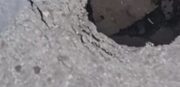 حادثة أثارت الرعب في مصر الأرض هبطت بشكل مفاجىء فيديو