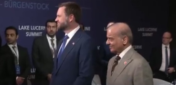 مفاوضات سويسرا ما الذي جرى عند دخول الوفد الإيراني إلى قاعة الم باحثات