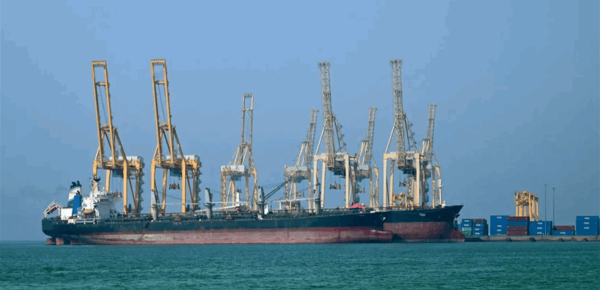 الشحن العالمي يدفع ثمن حرب إيران