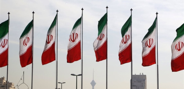 طهران تعتزم إطلاق محادثات مع مسقط بشأن هرمز