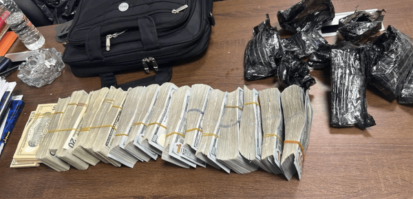 إحباط تهريب 226 ألف دولار عبر مطار كركوك إحباط تهريب 226 ألف دولار عبر مطار كركوك