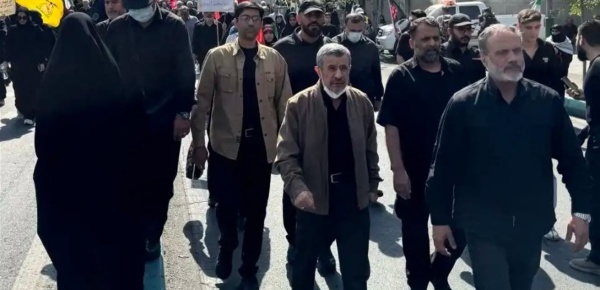 بالصور أحمدي نجاد يشارك في تشييع خامنئي بالصور أحمدي نجاد يشارك في تشييع خامنئي