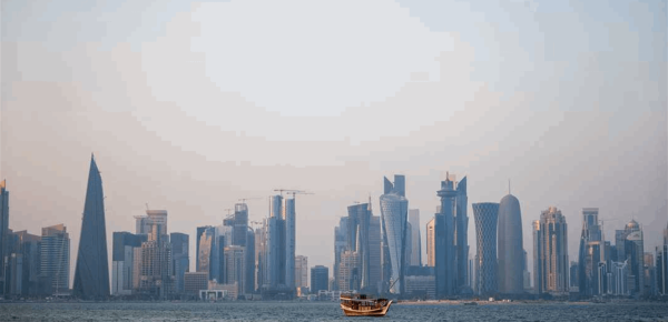 قطر ترفع التحذير الأمني والداخلية تدعو السكان للبقاء في المنازل قطر ترفع التحذير الأمني والداخلية تدعو السكان للبقاء في المنازل