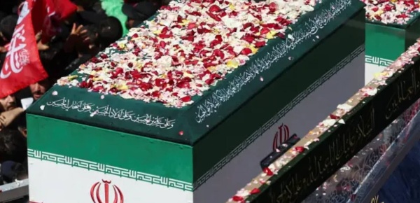 جثمان خامنئي يوارى الثرى في مسقط رأسه بمدينة مشهد جثمان خامنئي يوارى الثرى في مسقط رأسه بمدينة مشهد